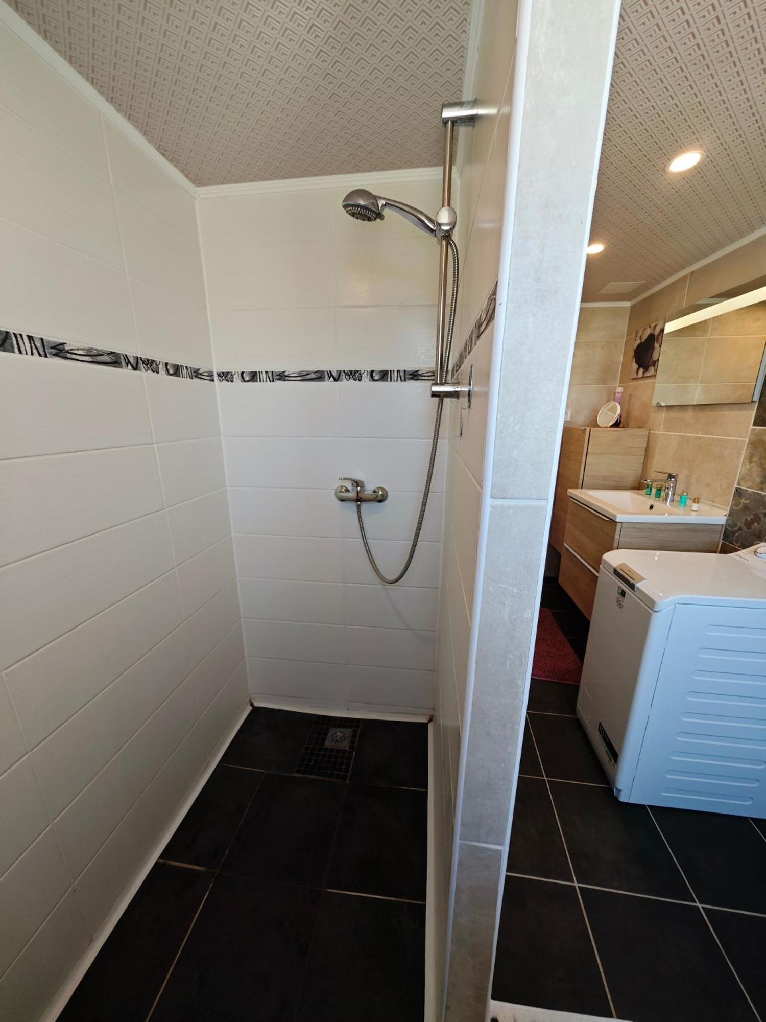 Thezan-les-Beziers Appartement Top Entre Mer Et Montagne מראה חיצוני תמונה